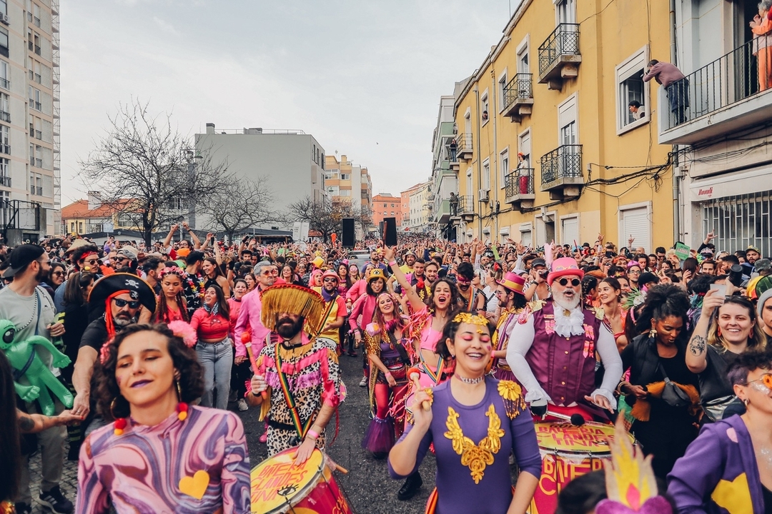 Figure 2. Colombina Clandestina in Lisbon street carnival of 2023 (photo by Raquel Pimentel, with kind permission, all rights reserved).